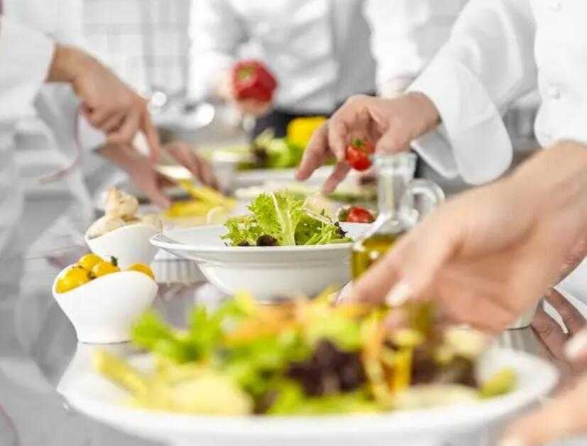 预制菜包装机:提高效率、保持新鲜度的利器