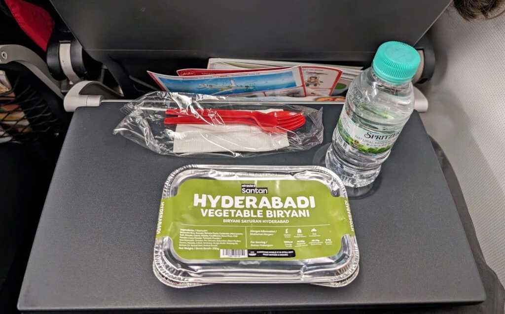 超越包装，智驭云端味觉的精密艺术——吕工机械全自动航空餐盒包装生产线