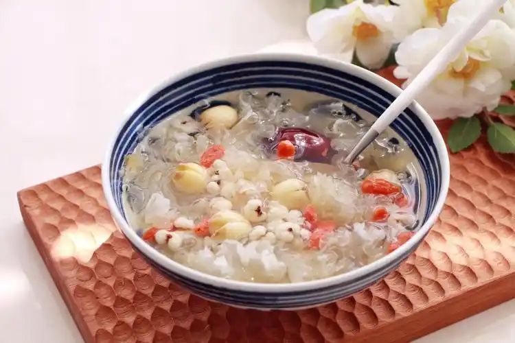 1736233828994728.jpg 银耳羹01.jpg