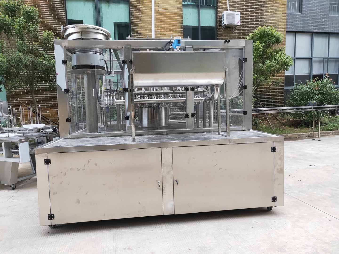 1741844022967444.jpg LG-900 斜嘴袋灌装旋盖机 .jpg